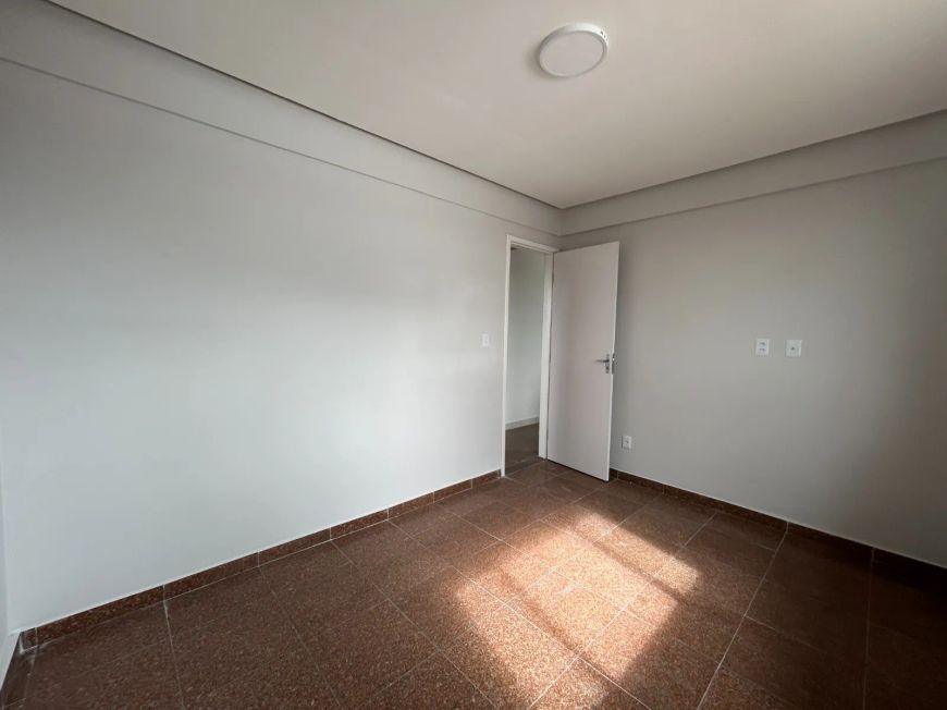 VENDO APARTAMENTO 2\4 NO EDIFÍCIO GODOY