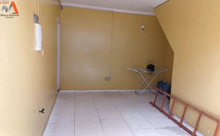 CASA DE 2 PAVIMENTOS COM 7 QUARTOS SENDO 2 SUÍTES! ÁREA PRIVATIVA DE 254M². 01 VAGA DE GARAGEM.
