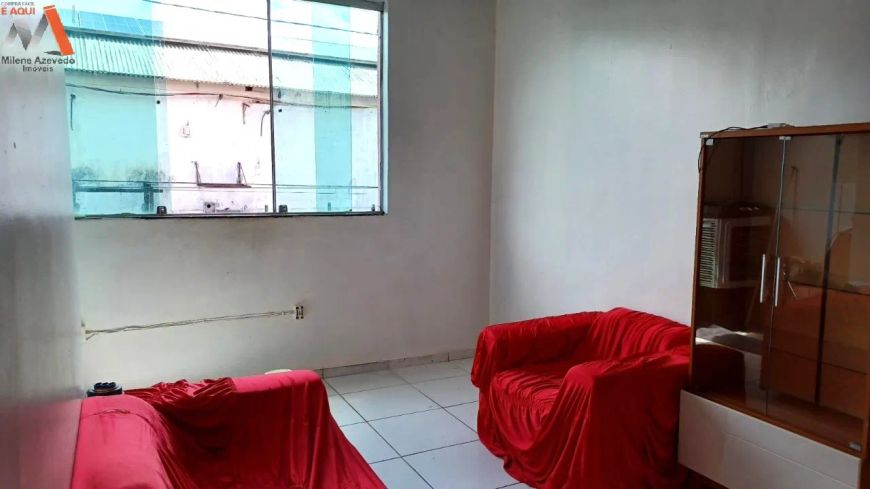 CASA DE 2 PAVIMENTOS COM 7 QUARTOS SENDO 2 SUÍTES! ÁREA PRIVATIVA DE 254M². 01 VAGA DE GARAGEM.