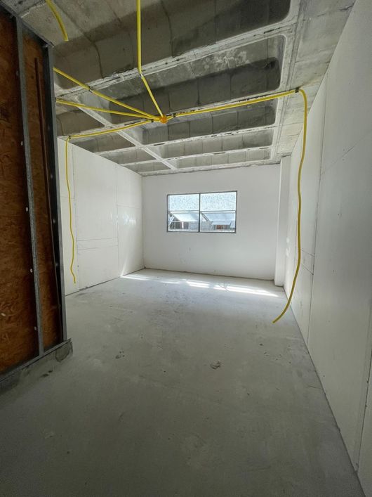 Vendo sala comercial no Porto Quality com 27 m2