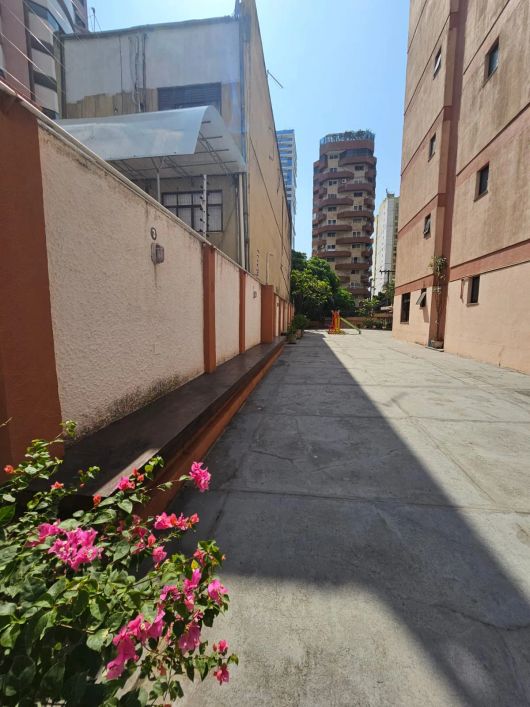 Vendo Apartamento no Ed. Roma - Bairro Batista Campos