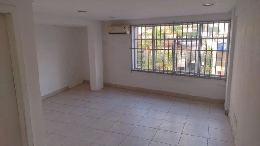 Sala Comercial Ed. Tiradentes com 87m²