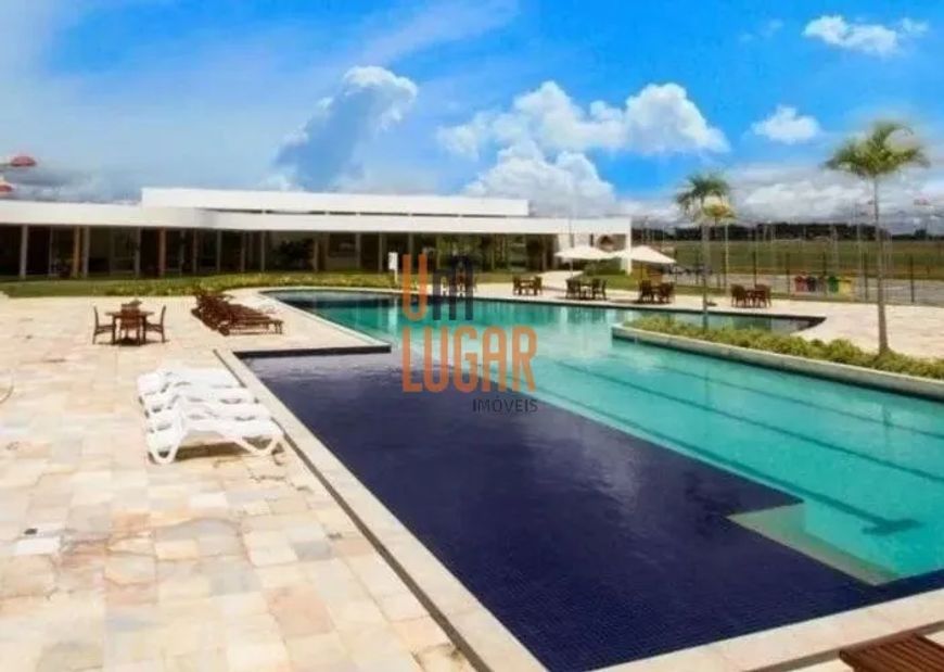 Um Lugar Imóveis vende um lote no condomínio Residencial Alphaville, localizado na Av. Jader Barbalh