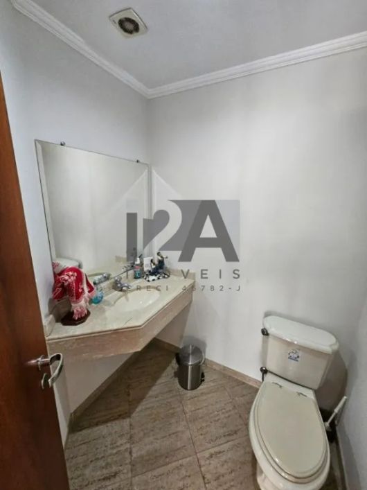 APARTAMENTO COM 4 DORMITÓRIOS (2 SUÍTES), WC SOCIAL E DE SERVIÇOS , LAVABO, 3 VAGAS E DEPÓSITO - LAZ