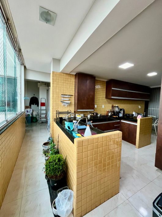 Edifício Chopin 92 m² - 3 quartos sendo 1 suíte, Bairro Bastista Campos.
