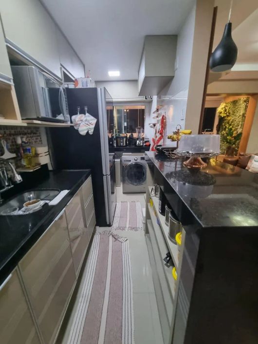 VENDO ED. CITY WAY ,92m2, 2 suítes , 2 vagas , bairro Marco