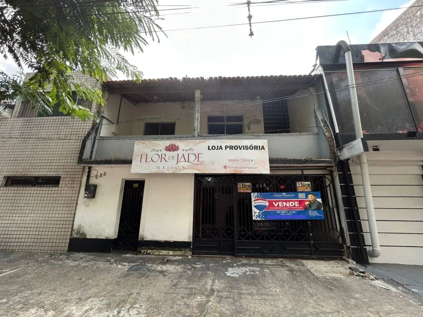 CASA 4 SALAS COMERCIAIS E 2 SUITES