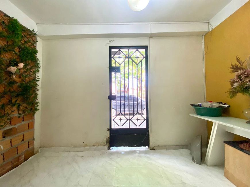 CASA 4 SALAS COMERCIAIS E 2 SUITES