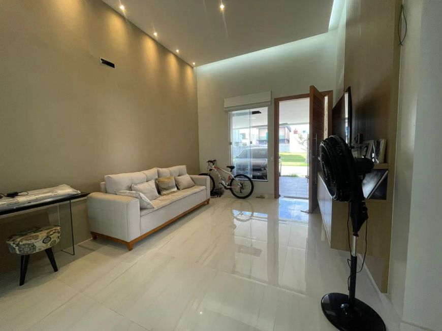 Eliane Franco Vende Casa Térrea no Jardins do Lago R$ 1.000.000,00.