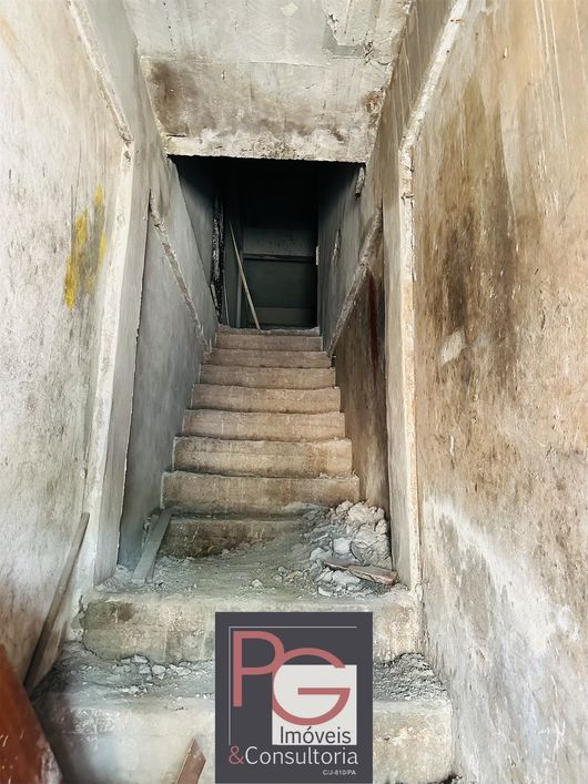 VENDO PRÉDIO SEMI ACABADO, COM TERRENO NOS FUNDOS EM PLENA AUGUSTO MONTENEGRO, MEDINDO 16M DE FRENTE