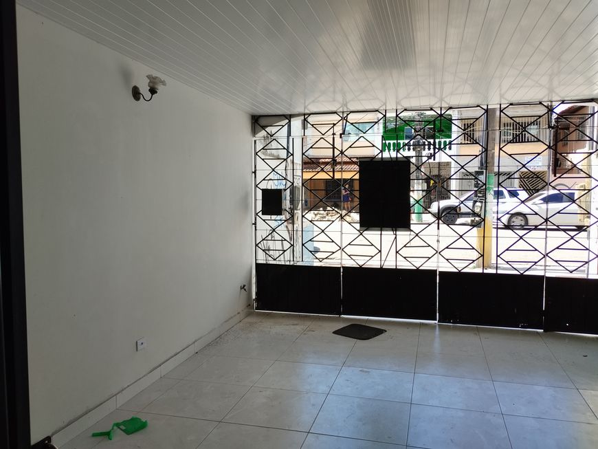 Casa c/ 140m2 - Terreno 4,5m x 50m