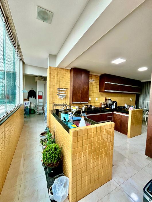 Ed. Chopin - Vendo apartamento com 3 suítes em Batista Campos - Belém.