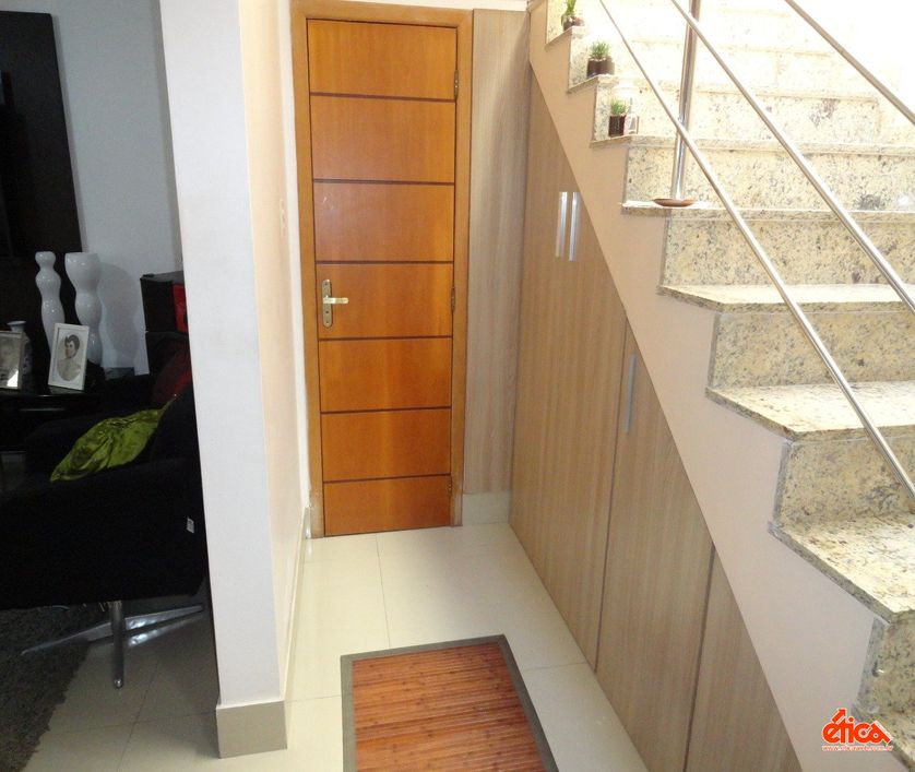 Casa a venda com 5 dormitórios