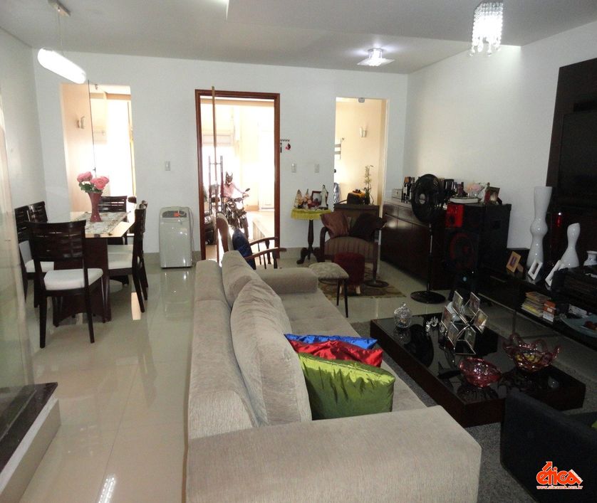 Casa a venda com 5 dormitórios
