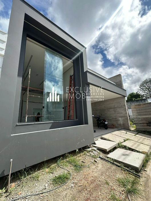 LINDÍSSIMA CASA NO CONDOMÍNIO GRAN PARAISO