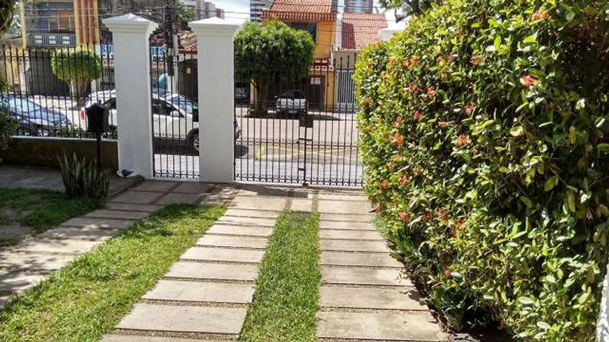 Casa para venda tem 607M² com 4/4 em Marco - Belém - PA