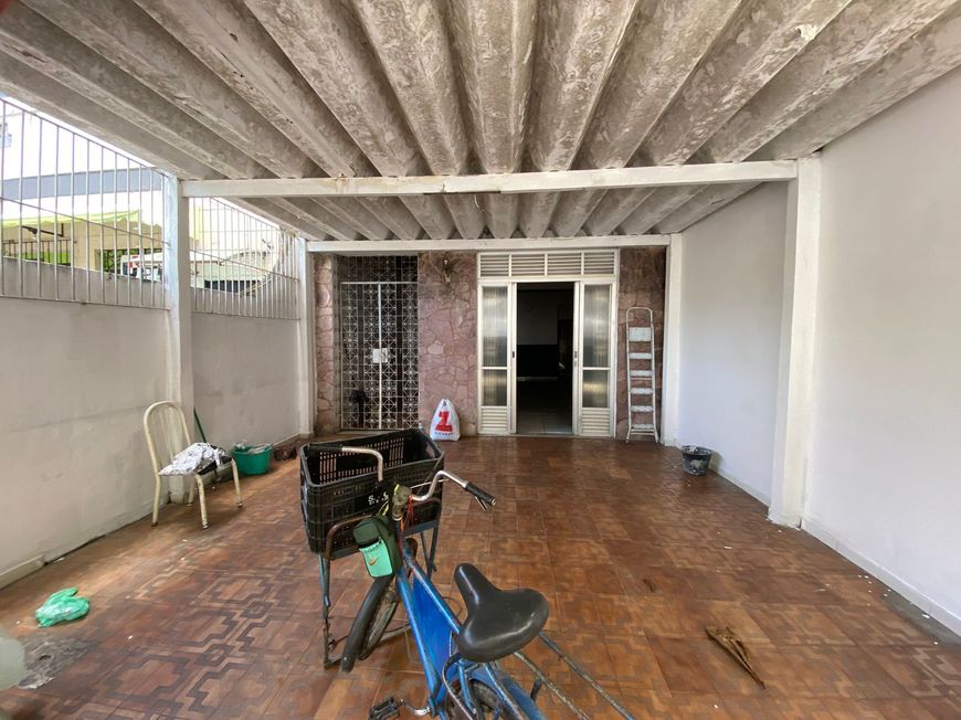 Casa para venda na Rua Bernal do Couto