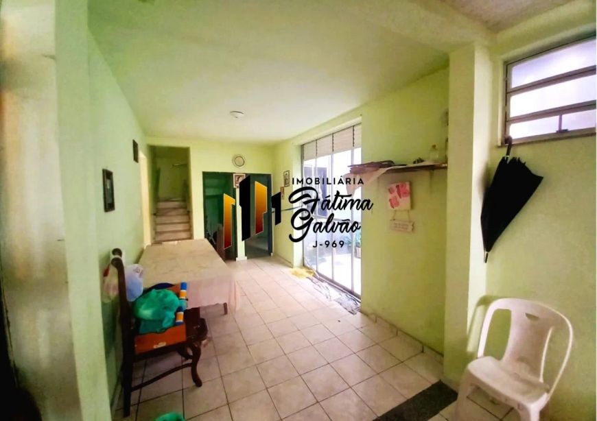 Vendo Casa de Esquina na Cidade Velha
