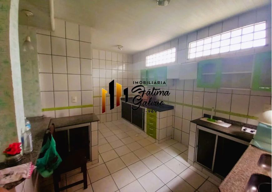 Vendo Casa de Esquina na Cidade Velha