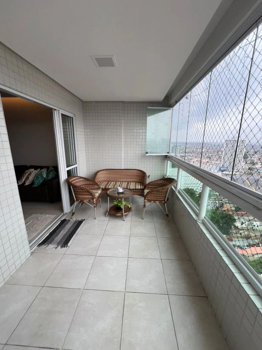 Ed. Petrópolis a venda de 3/4 quartos andar alto com suíte no bairro do marco