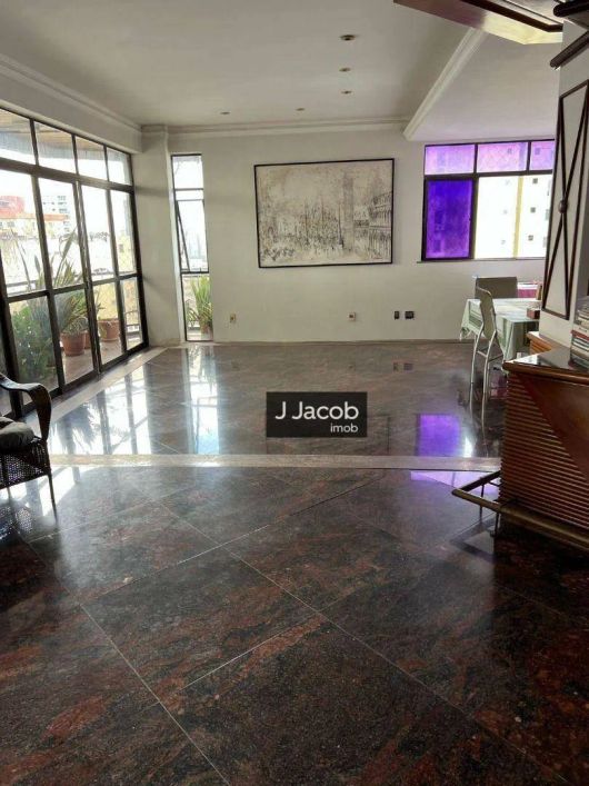 Vendo apartamento 4 quartos, 230 m² no Ed. Monte Carlo - Bairro Umarizal