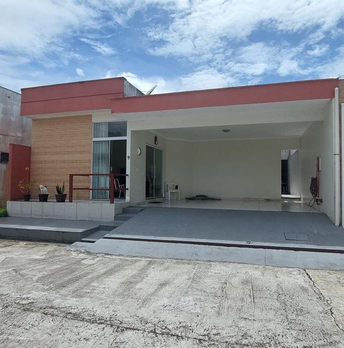 VENDO CASA NO CONDOMÍNIO JARDIM PORTUGAL