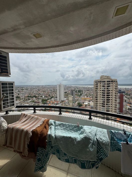 3 suítes em Batista Campos andar alto, edifício Cidade do Porto