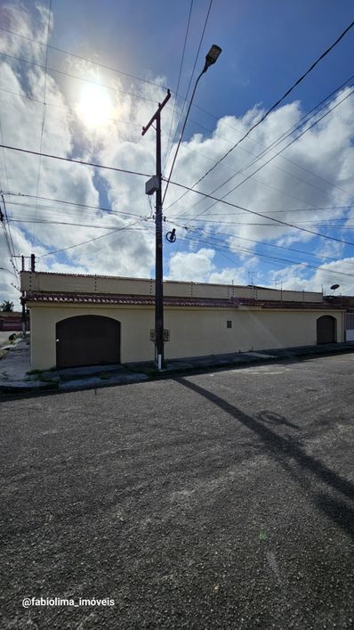 Vendo excelente casa em residencial fechado!