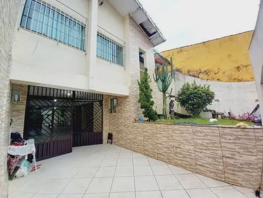Casa no Marco 2 Pav. Chaco Duque//Rômulo Maiorana 300m² 4 Qts (1 Suite) 3 Vg