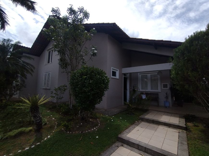 Lotus vende belíssima casa no Cristal Ville