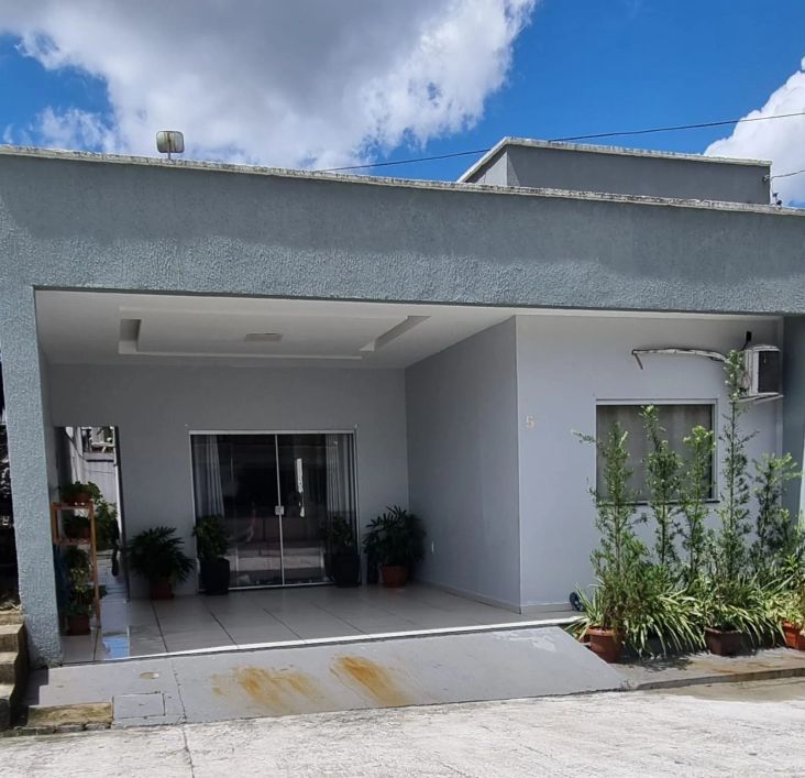 Casa no Jardim Portugal com 3 quartos sendo 2 suítes - Parque Guajará, Belém - PA