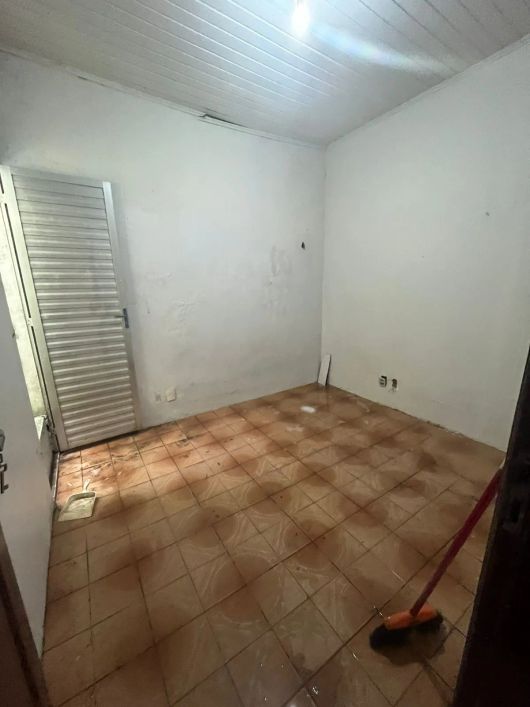 Vendo Casa no Umarizal com 3 Quartos, Aceita financiamento, Apenas 1 quadra da Doca