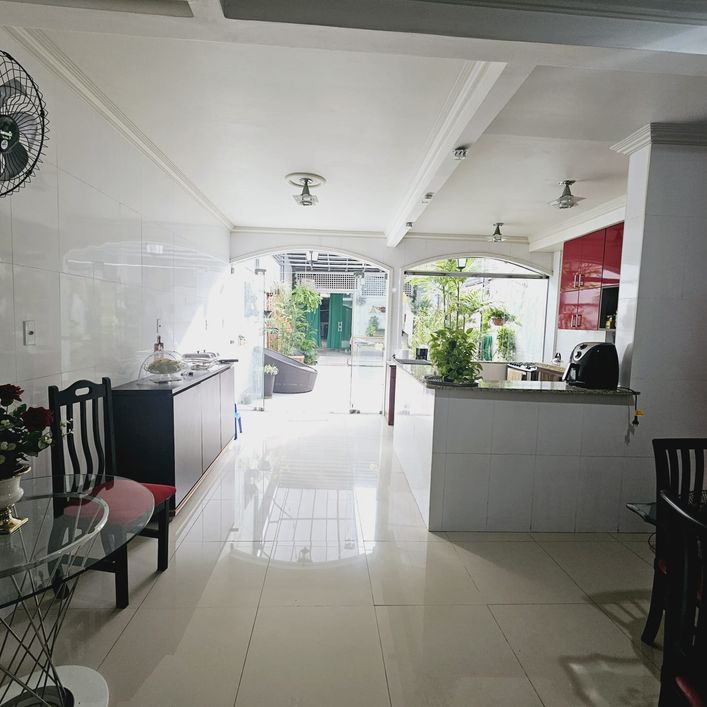 LINDA CASA - 2 Suites, Quintal, 2 Vagas, 406m2, EXCELENTE LOCALIZAÇÃO!!!