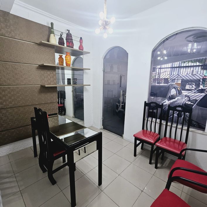 LINDA CASA - 2 Suites, Quintal, 2 Vagas, 406m2, EXCELENTE LOCALIZAÇÃO!!!