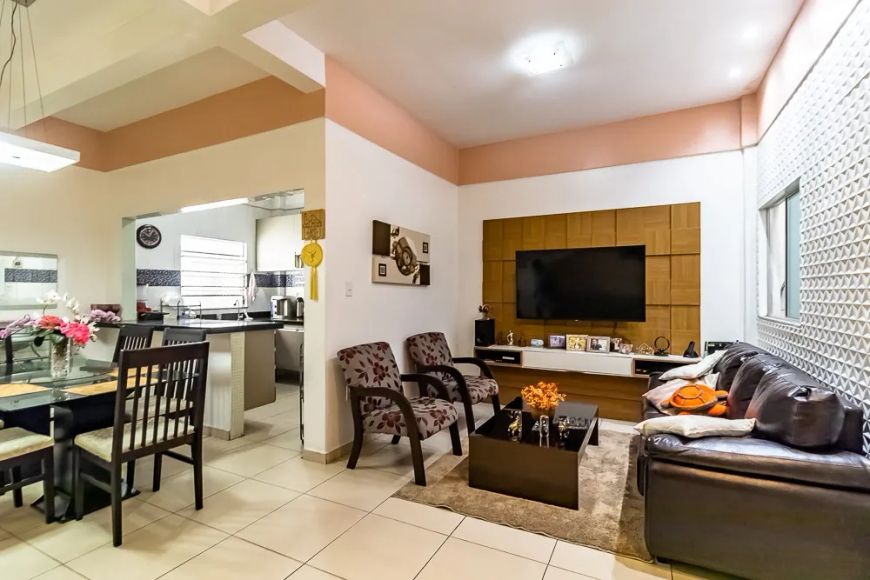 Casa e prédio comercial no Umarizal
