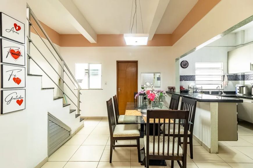 Casa e prédio comercial no Umarizal