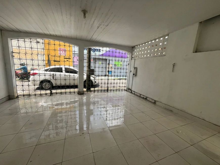 Vendo Casa no Umarizal com 3 Quartos, Aceita financiamento, Apenas 1 quadra da Doca