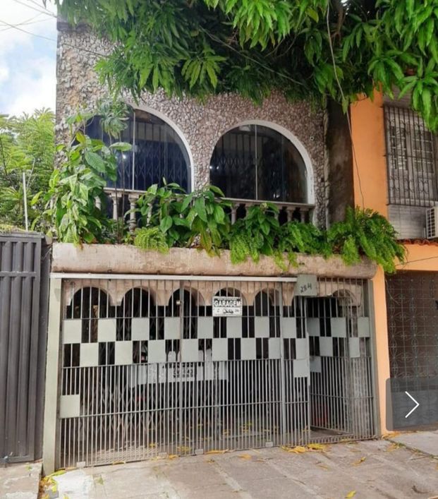 Vendo casa no Bairro da Batista Campos -ideal para clínicas