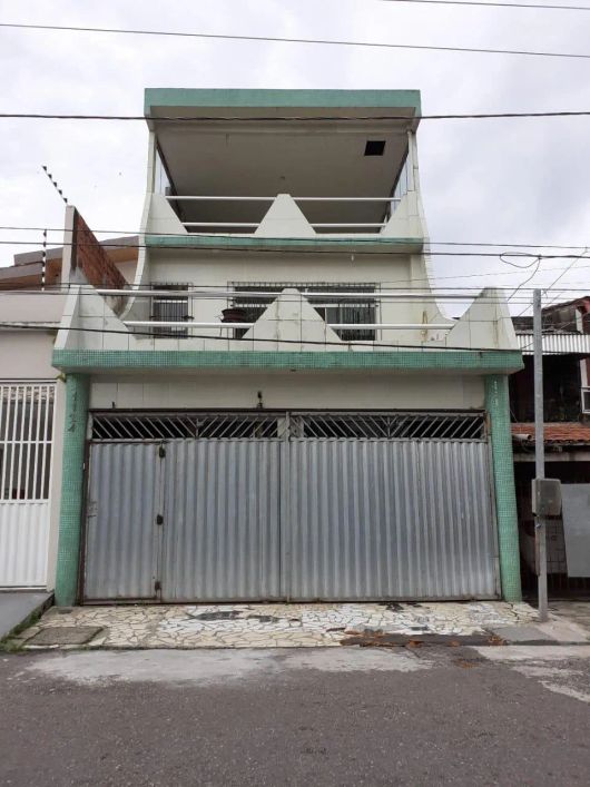 Casa para venda com 285 metros quadrados e sete quartos Jurunas - Belém - PA