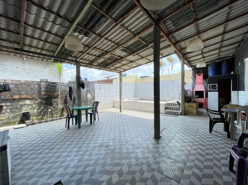 CASA COM 2 PAVIMENTOS