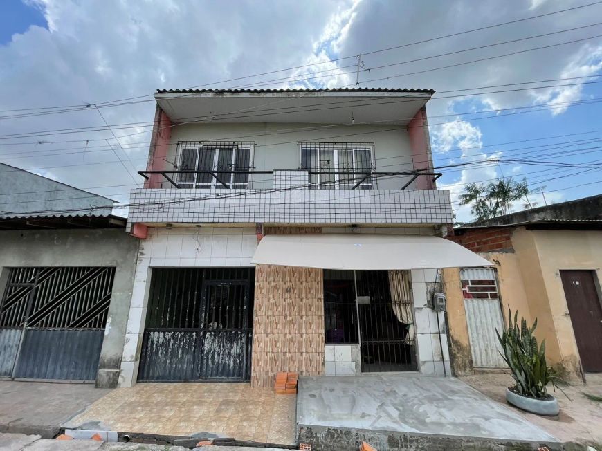 CASA COM 2 PAVIMENTOS