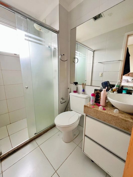 Vendo apartamento com 03 Quartos - Sacada Ampla - Andar alto - 02 Vagas cobertas