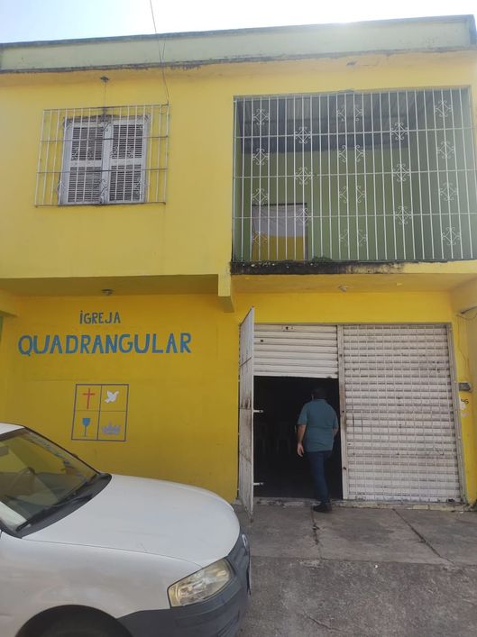 VENDO CASA DE DOIS PAVIMENTOS