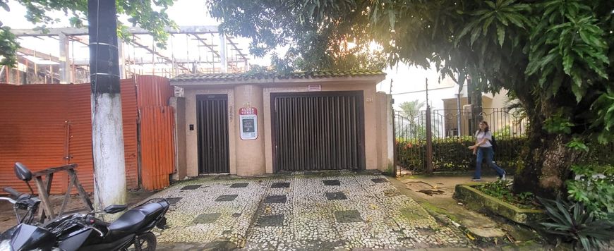 Lotus vende casa no Marco