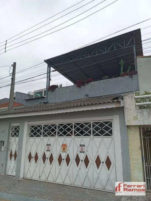 Sobrado 4 dormitorios Vila Herminia (Ponte Grande)