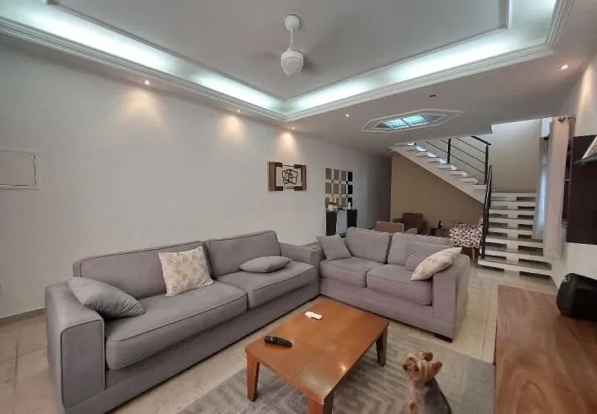 Sobrado para venda com 384m² na Vila Paulista