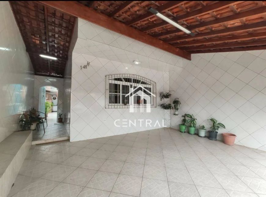 Casa à venda - 3 dormitórios - 2 vagas - 184 m² - Jardim Cocaia - Guarulhos/SP