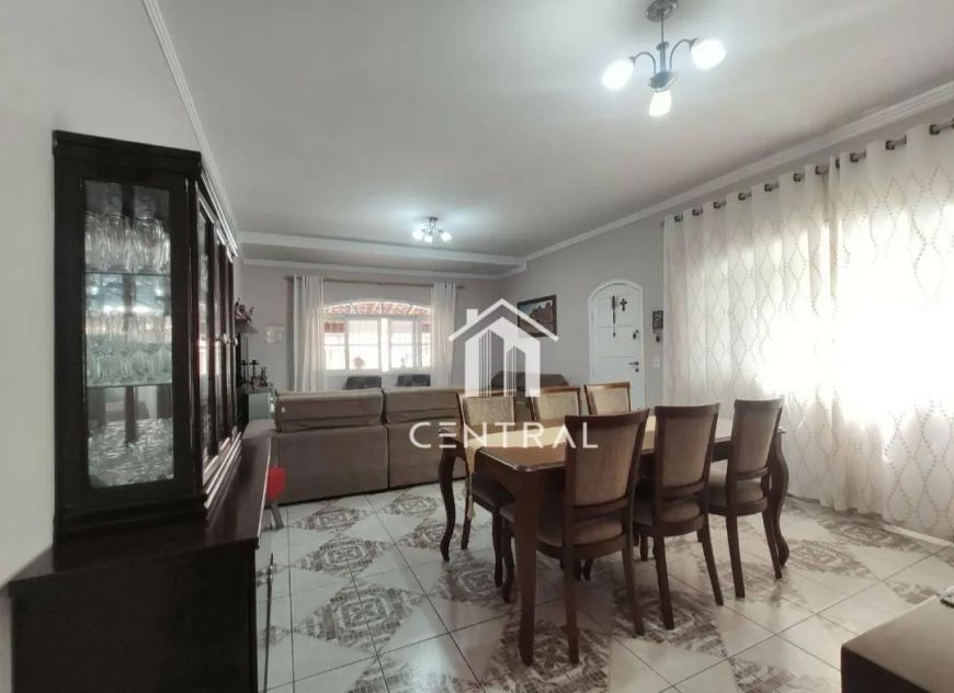 Casa à venda - 3 dormitórios - 2 vagas - 184 m² - Jardim Cocaia - Guarulhos/SP