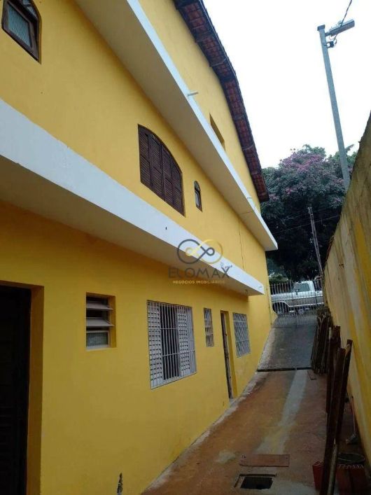3 Casas individualizadas e alugadas com renda. Casa com 5 dormitórios à venda, 550 m² por R$ 1.300.0