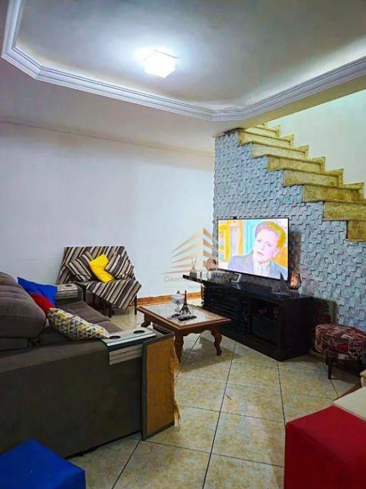 Vendo lindo sobrado de 128m² com 2 quartos, 2 banheiros, terraço com churrasqueira e 2 vagas de gara